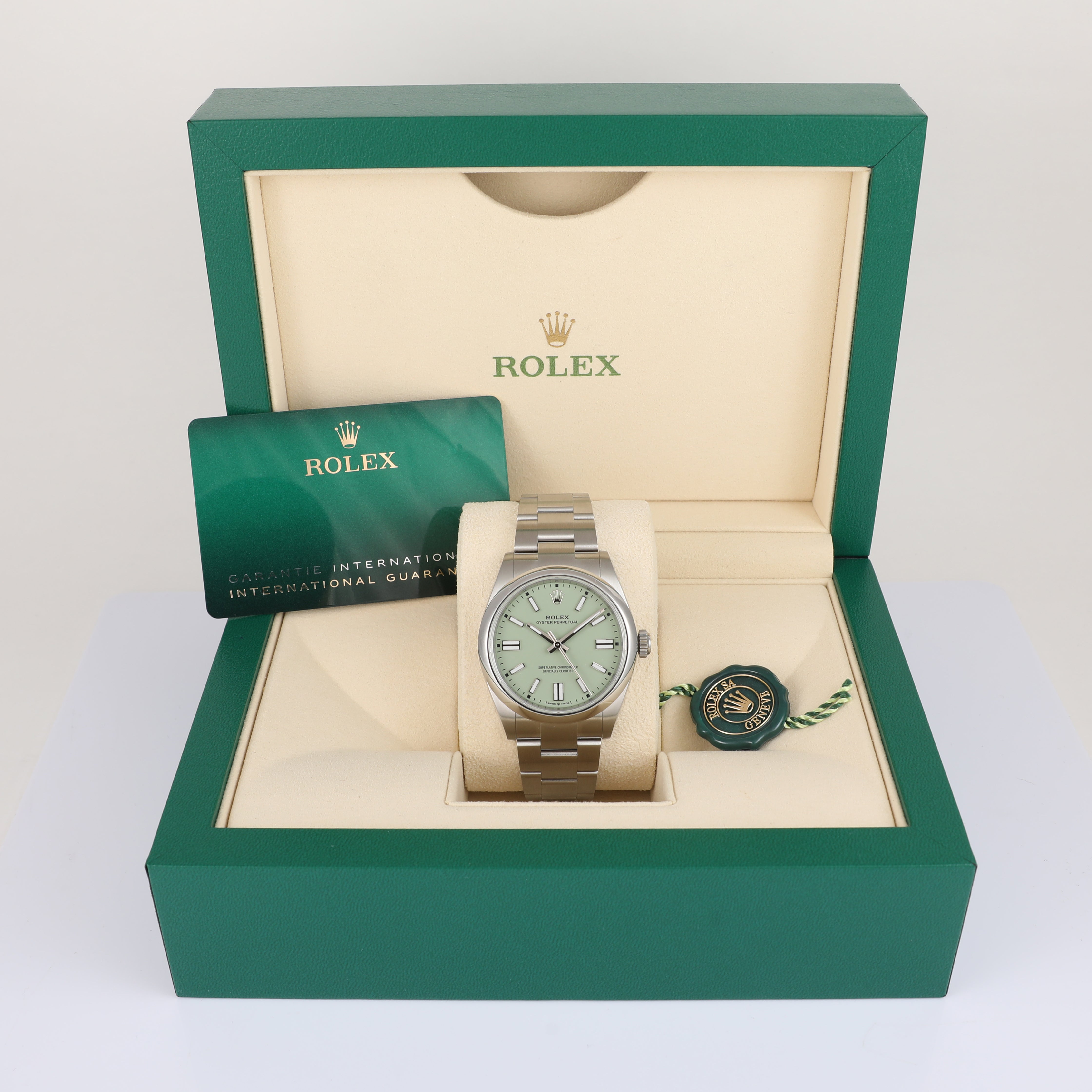 UNWORN 2025 ROLEX 134300 Oyster Perpetual 41mm Pistachio Dial with Box & Papers