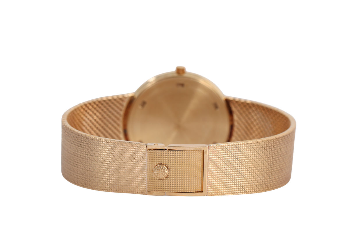 1960s Patek Philippe x Raymond C. Yard Calatrava 32mm - 3520 (Champagne)