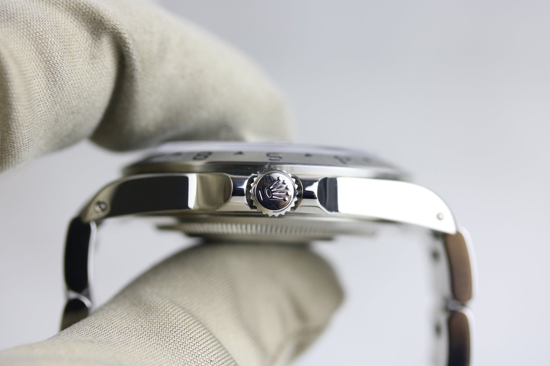 2000 ROLEX 16570 Explorer II Polar SEL with Papers
