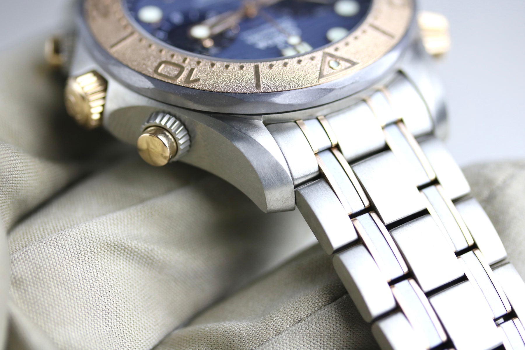 2021 OMEGA 210.60.44.51.03.001 Seamaster Diver 300M with Box & Papers