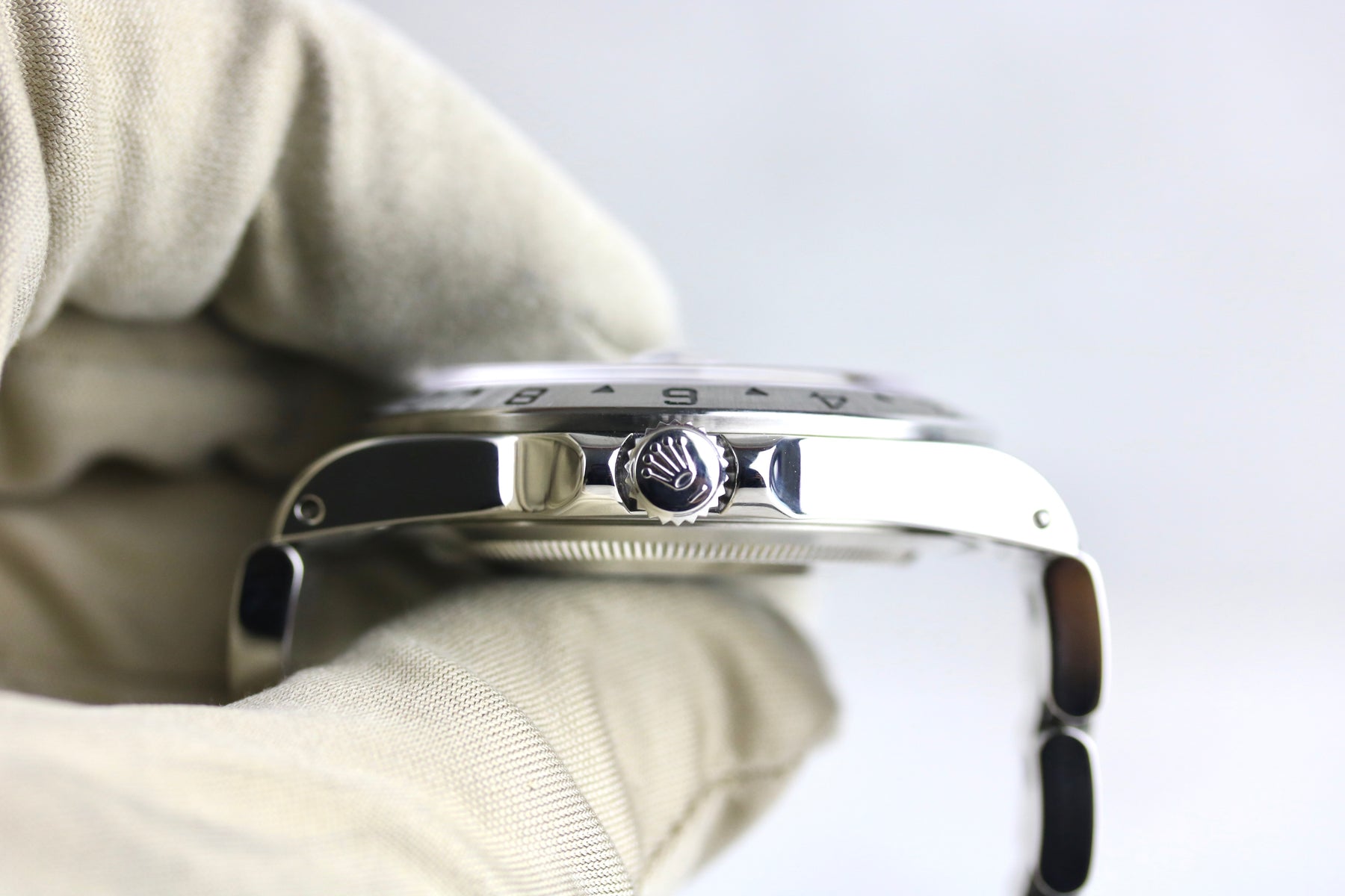 1997 ROLEX 16570 Explorer II Polar Holes Case with Papers