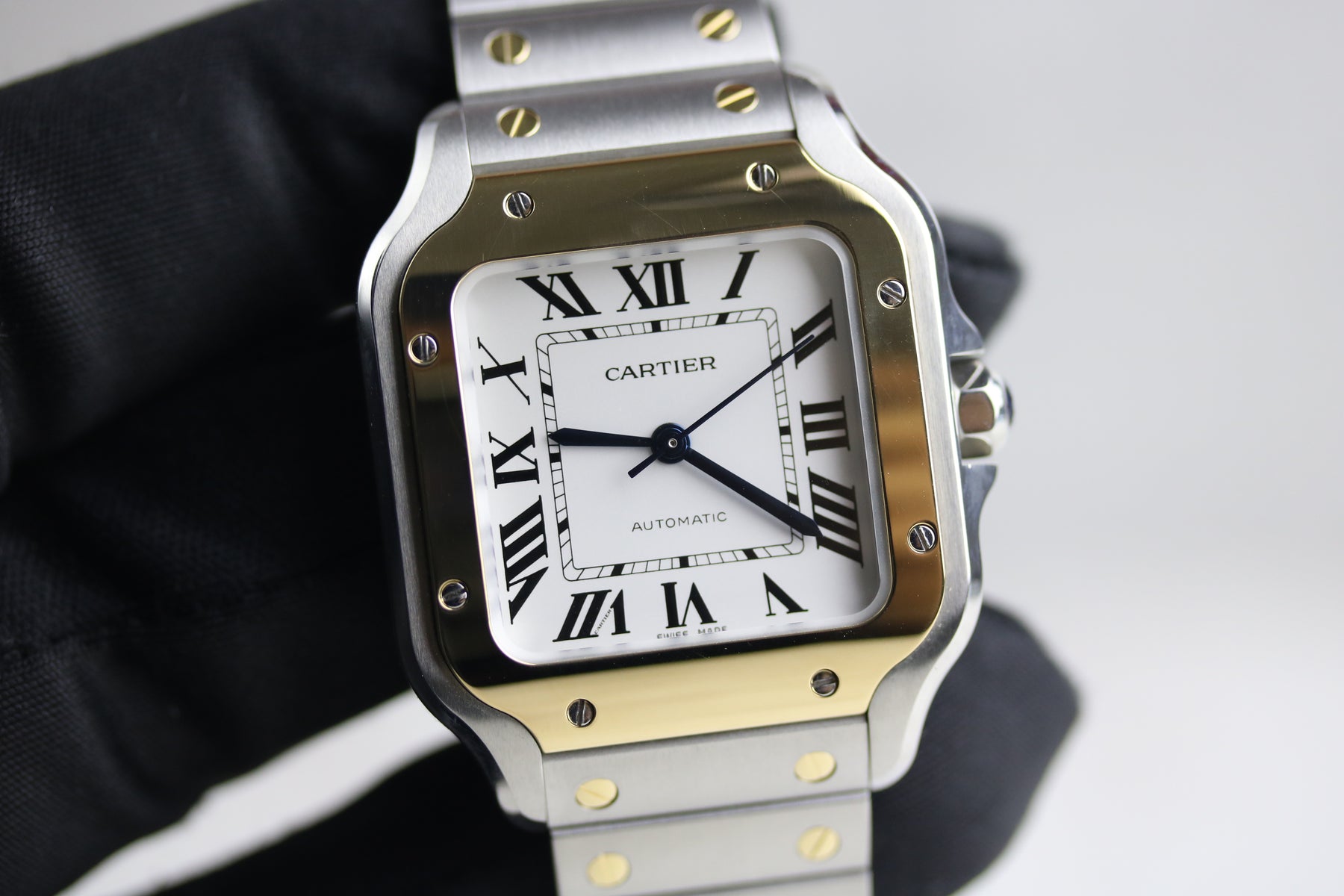2024 Cartier W2SA0016 Santos Medium Size with Box & Papers