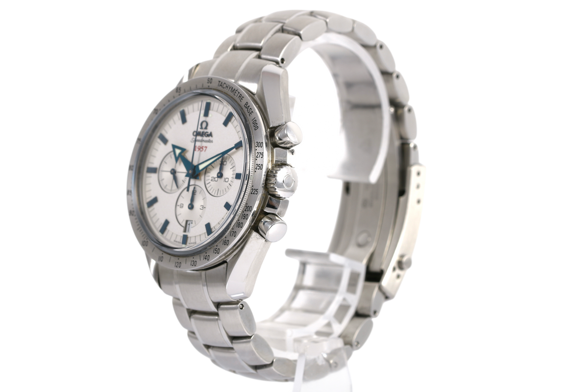 2020 OMEGA Speedmaster Broad Arrow 42mm - 321.10.42.50.02.001 (White)