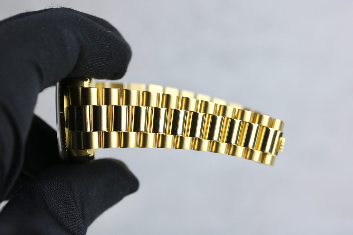 1990 ROLEX 68278 Datejust 31mm 18K Yellow Gold Champagne Dial