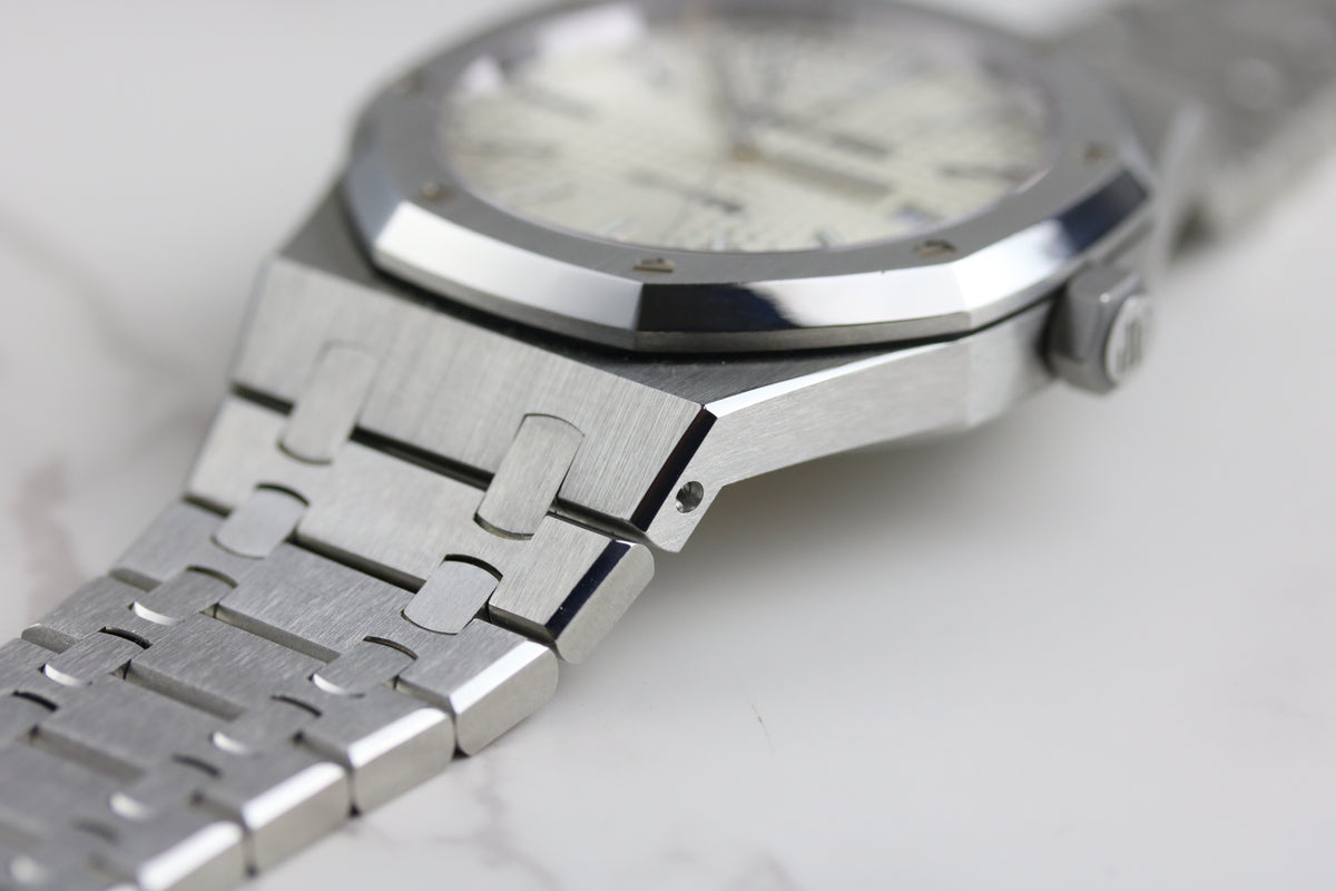 2018 Audemars Piguet Royal Oak 41mm White Dial with Box & Papers