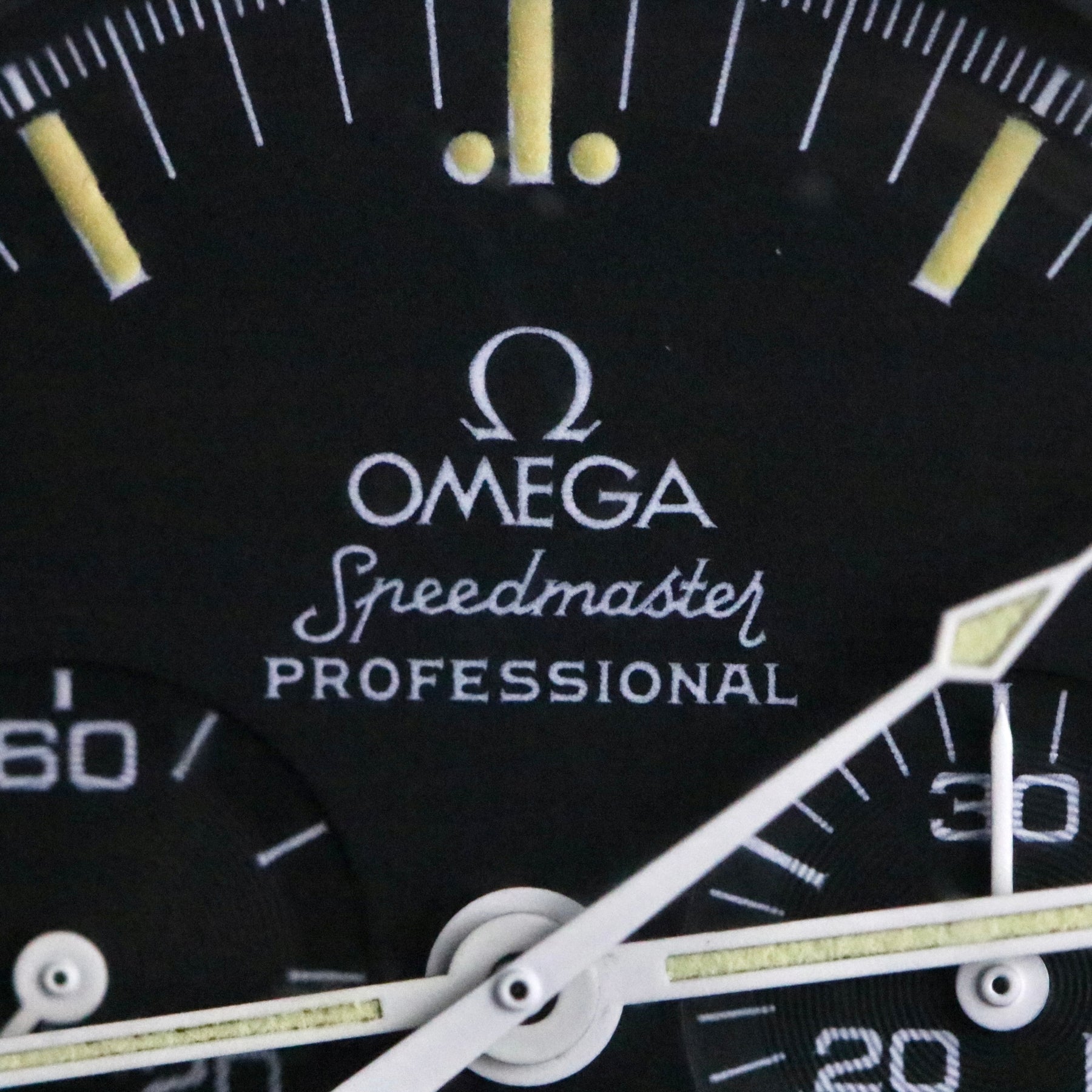 1985 OMEGA ST145.022 Speedmaster Moonwatch "Long R"