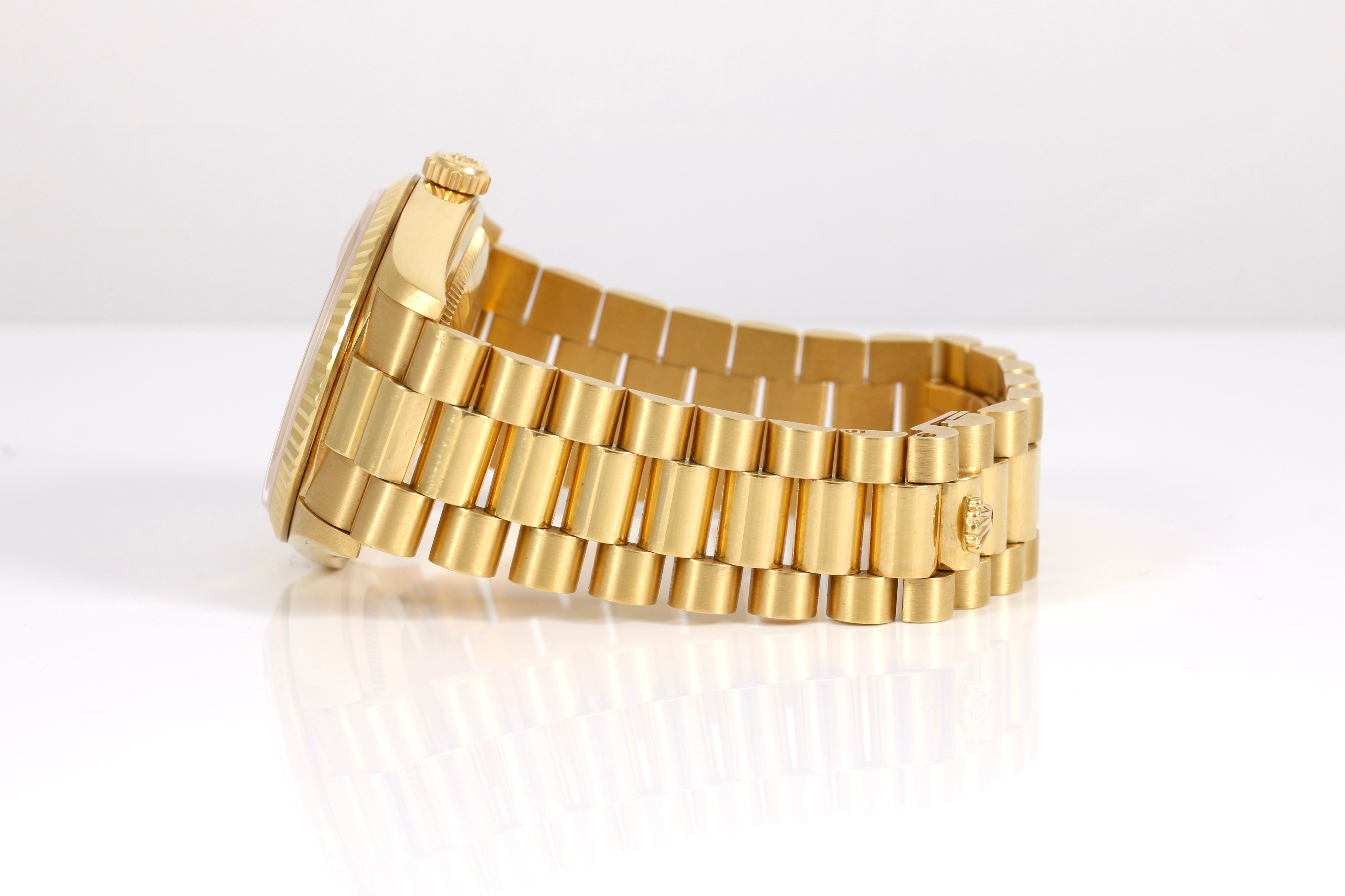 1990 Rolex Day-Date 36mm - 18238 (Factory Diamond Dial)