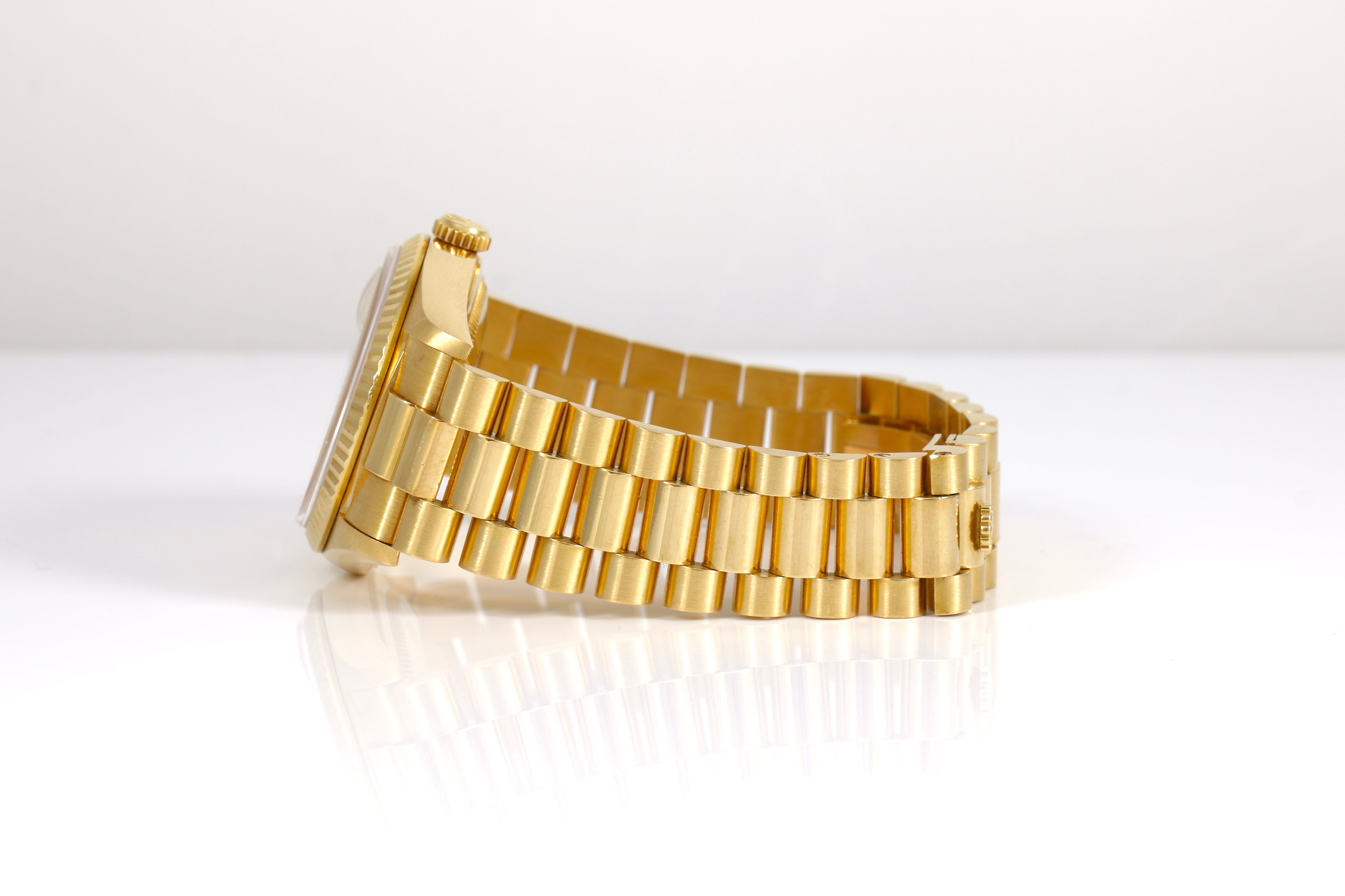 1990 Rolex Daydate 36mm - 18238 (Champagne)