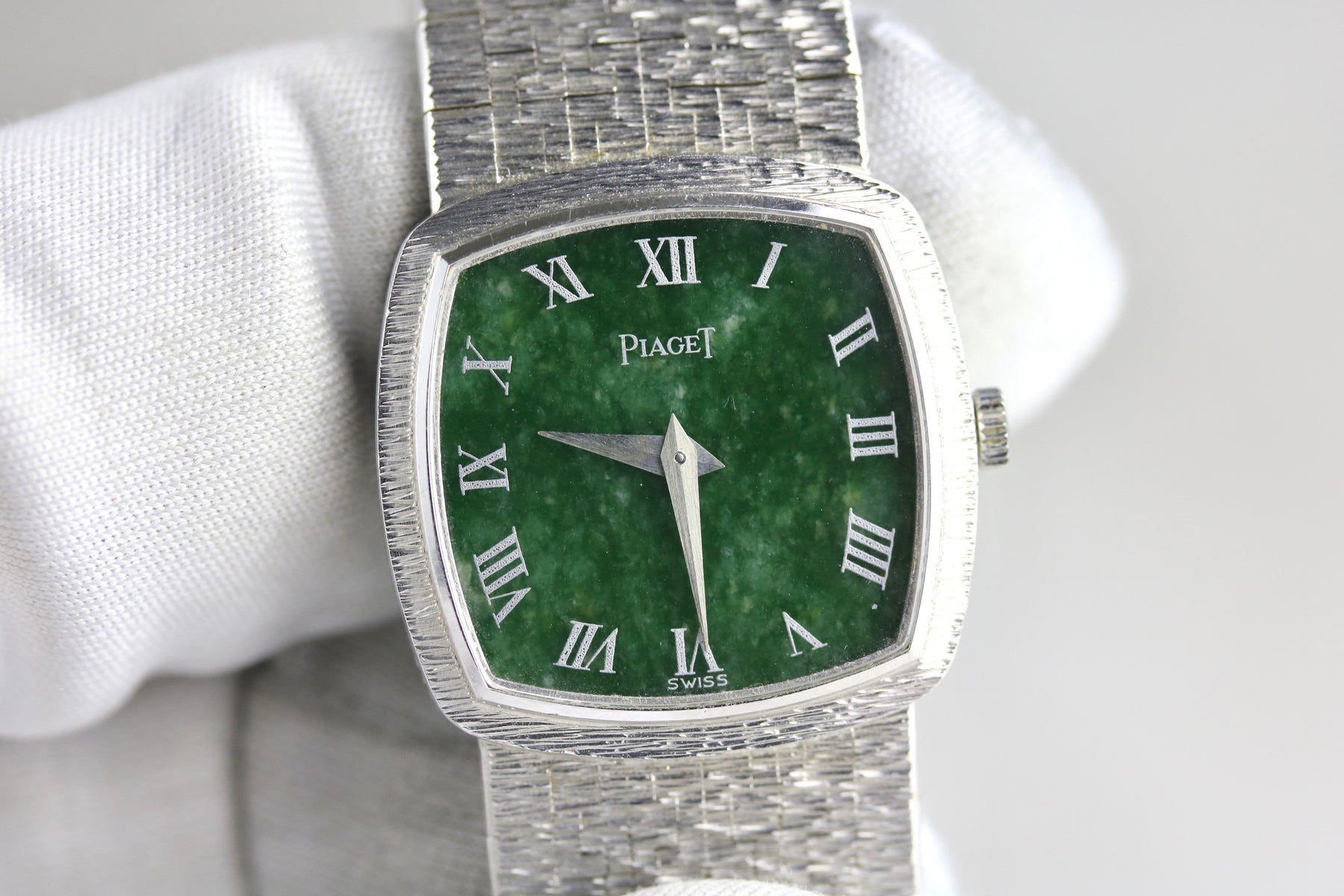 1970s Piaget 9231 A6 23mm Dress Watch 18K White Gold Jade Dial with Box