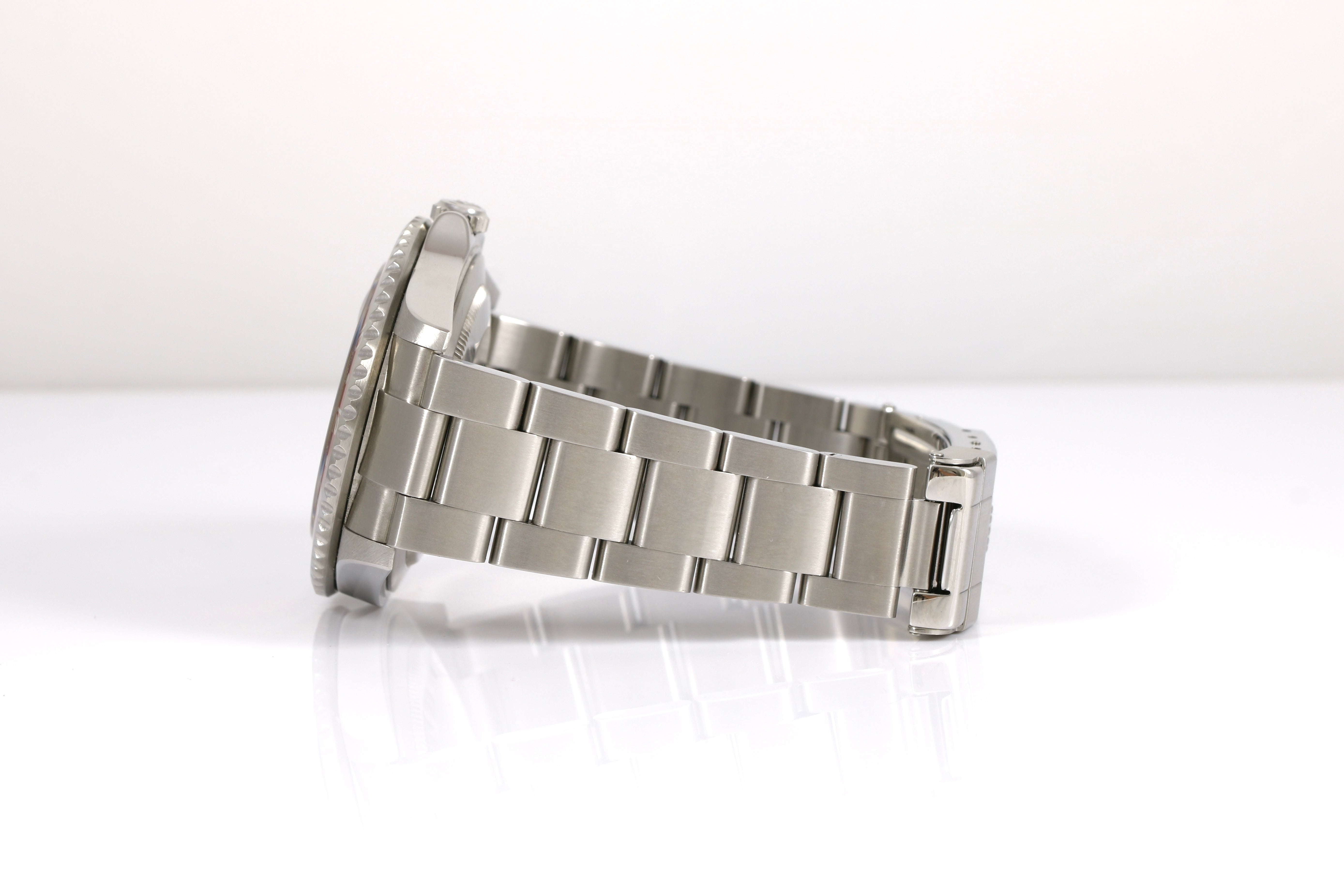 2005 Rolex GMT-MASTER II NO Holes Case - 16710 (Pepsi)