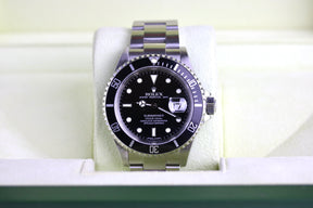 2004 ROLEX 16610 Submariner No Holes Case with Box & Papers