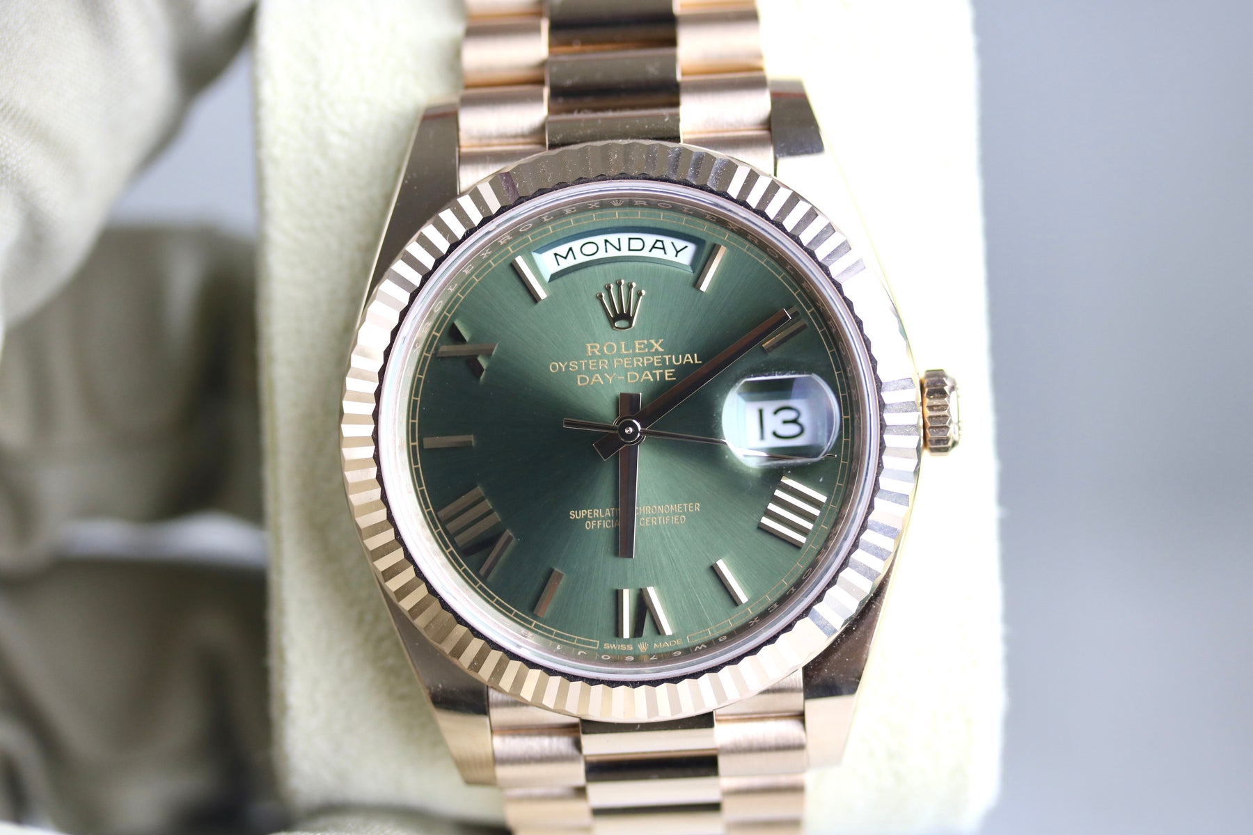 UNWORN 2024 ROLEX 228235 Daydate 40mm Olive Dial with Box & Papers