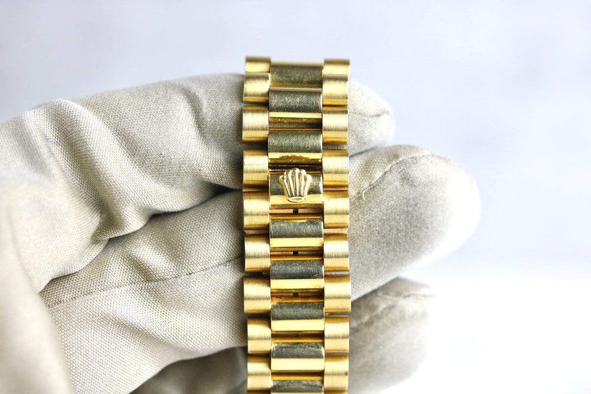 1990 ROLEX 18238 Daydate 36mm Factory Diamond Dial Tight Bracelet