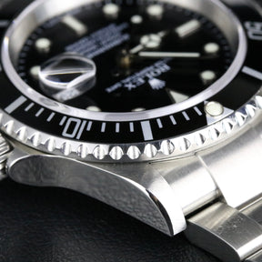 2004 Rolex 16610 Submariner No Holes Case