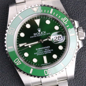 Rolex 116610LV Green Submariner "Hulk"